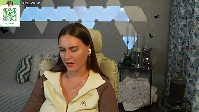 HarleyDeess online show from September 18, 2025, 8:34 pm