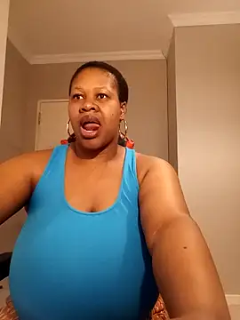 bustylisa1983 online show from December 14, 2025, 4:51 am