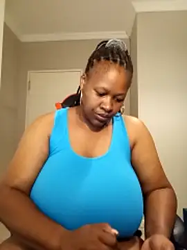 bustylisa1983 online show from March 18, 2026, 5:43 am