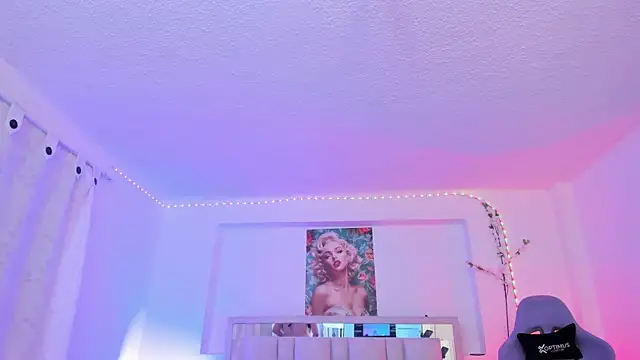 Samanta roberts1 online show from November 10, 2025, 10:20 am