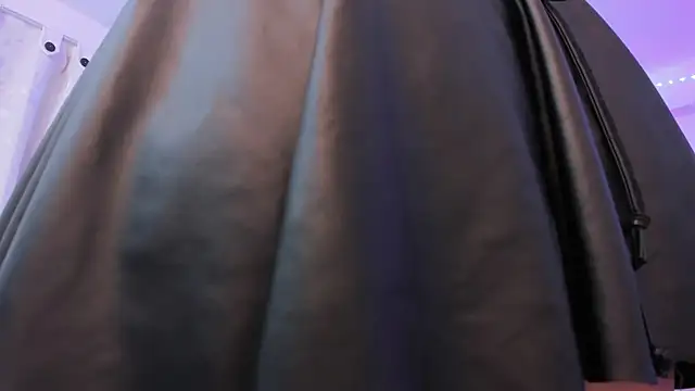 Samanta roberts1 online show from October 6, 2025, 1:12 pm