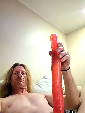 Travislovescum online show from September 30, 2025, 7:36 am