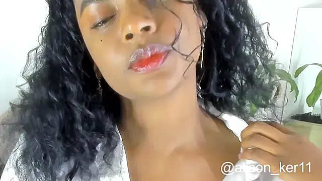 Snapshot of alison-ker3 chatting on October 4, 2025, 10:17 am alison-ker3 online show from October 4, 2025, 10:17 am