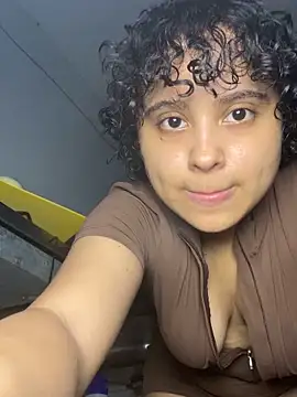 lou cute online show from April 2, 2026, 3:13 am