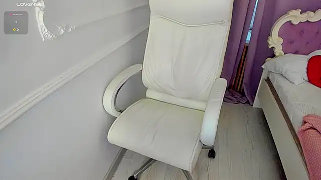 Snapshot of Lily_Marlin chatting on June 29, 2026, 7:59 am Lily Marlin online show from June 29, 2026, 7:59 am
