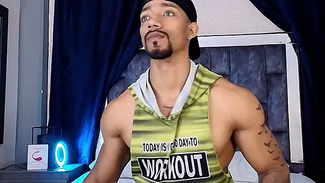 Snapshot of Manolo_Hot1 chatting on February 21, 2025, 2:38 pm Manolo Hot1 online show from February 21, 2025, 2:38 pm