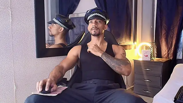 Snapshot of Manolo_Hot1 chatting on February 14, 2025, 2:33 pm Manolo Hot1 online show from February 14, 2025, 2:33 pm