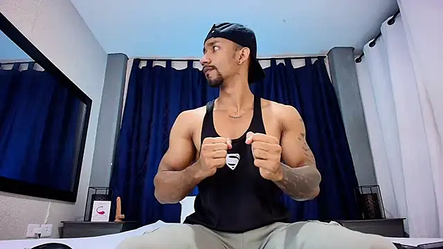 Snapshot of Manolo_Hot1 chatting on February 28, 2025, 2:53 pm Manolo Hot1 online show from February 28, 2025, 2:53 pm