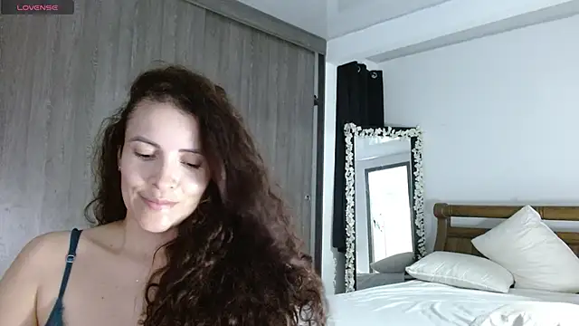 tammycolombia online show from December 4, 2024, 3:20 am