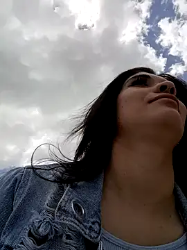 Snapshot of ambar-adaams chatting on December 19, 2024, 6:01 pm ambar-adaams online show from December 19, 2024, 6:01 pm