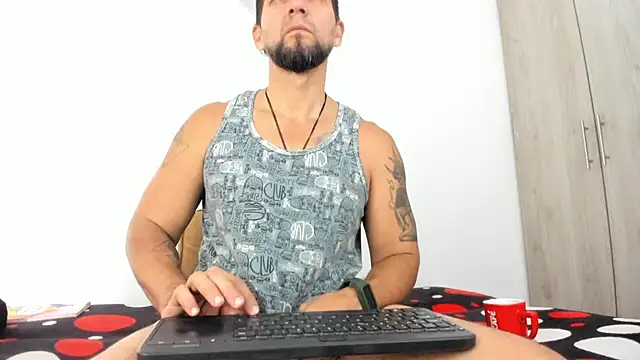 JULESLAKES online show from December 15, 2025, 11:49 am