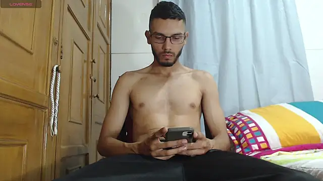 russthiago online show from May 9, 2026, 2:42 pm