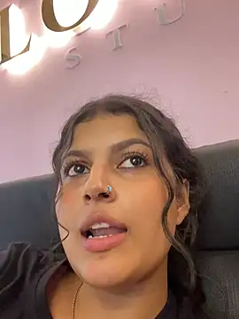 KristinWall online show from February 6, 2025, 6:24 pm