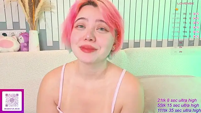   KawaiiYuki   online show from October 4, 2025, 4:58 am