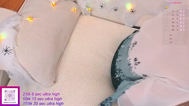   KawaiiYuki   online show from October 27, 2025, 7:09 am