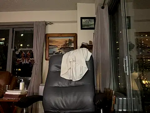 Snapshot of ThickDick_Daddy chatting on October 13, 2025, 12:01 am ThickDick Daddy online show from October 13, 2025, 12:01 am