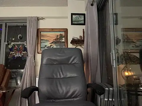 Snapshot of ThickDick_Daddy chatting on March 12, 2025, 5:13 am ThickDick Daddy online show from March 12, 2025, 5:13 am