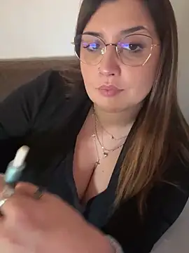 Snapshot of Novababy18 chatting on January 24, 2025, 10:43 am Novababy18 online show from January 24, 2025, 10:43 am