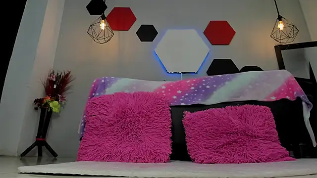 martinaclark online show from September 28, 2025, 3:46 am