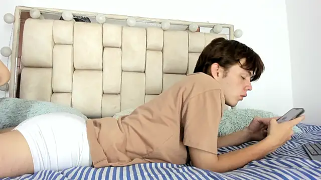 daniel hot03 online show from April 12, 2026, 1:25 pm