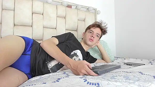 daniel hot03 online show from September 13, 2025, 1:44 pm