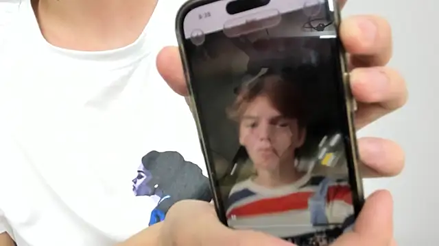 daniel hot03 online show from November 1, 2025, 1:38 pm