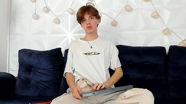 daniel hot03 online show from February 27, 2025, 1:49 pm