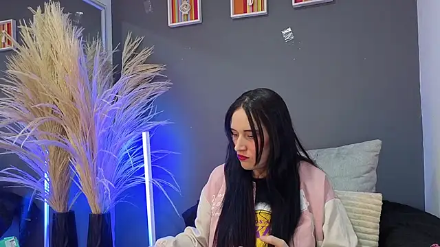 nadescomthxx online show from November 21, 2025, 7:02 pm