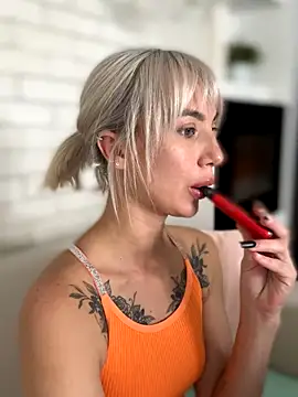 MiaMinx online show from October 22, 2025, 12:54 am