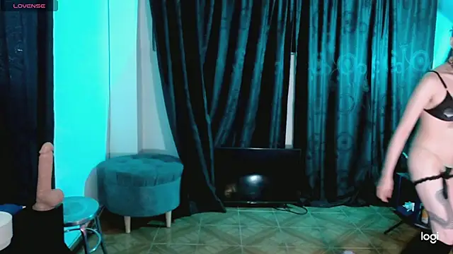 Kizzuky online show from February 18, 2025, 10:47 pm