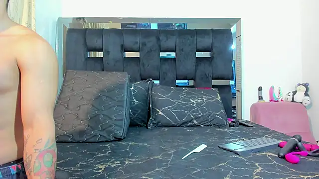 Snapshot of AnderAndMartina chatting on September 23, 2025, 10:06 pm AnderAndMartina online show from September 23, 2025, 10:06 pm