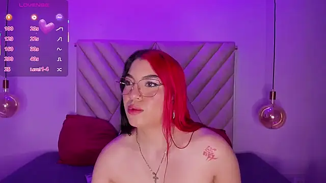 EmmaSwift  online show from October 6, 2025, 2:57 am