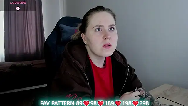 Snapshot of Olivia_Munk chatting on March 14, 2025, 10:18 am Olivia Munk online show from March 14, 2025, 10:18 am