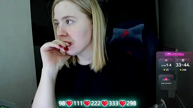 Olivia Munk online show from April 9, 2026, 3:52 am