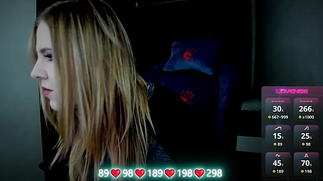 Snapshot of Olivia_Munk chatting on October 10, 2025, 4:35 am Olivia Munk online show from October 10, 2025, 4:35 am