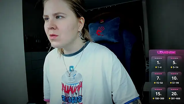 Snapshot of Olivia_Munk chatting on September 14, 2025, 4:35 am Olivia Munk online show from September 14, 2025, 4:35 am