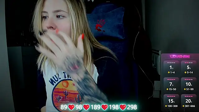 Snapshot of Olivia_Munk chatting on October 1, 2025, 7:13 am Olivia Munk online show from October 1, 2025, 7:13 am