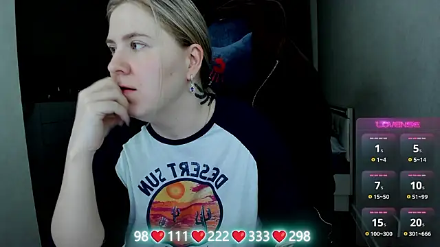 Olivia Munk online show from March 26, 2026, 3:49 am