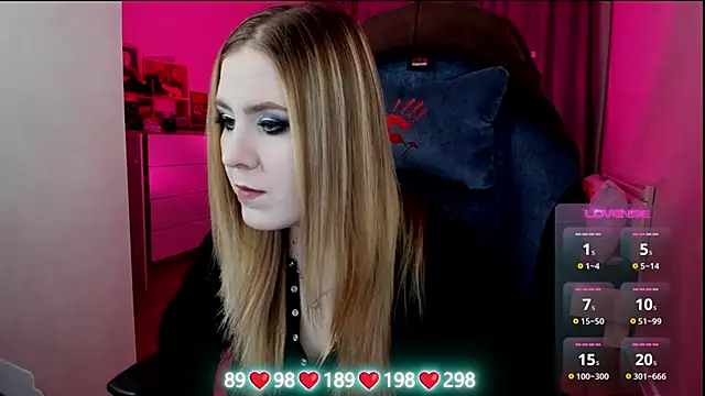 Snapshot of Olivia_Munk chatting on December 2, 2025, 5:20 am Olivia Munk online show from December 2, 2025, 5:20 am