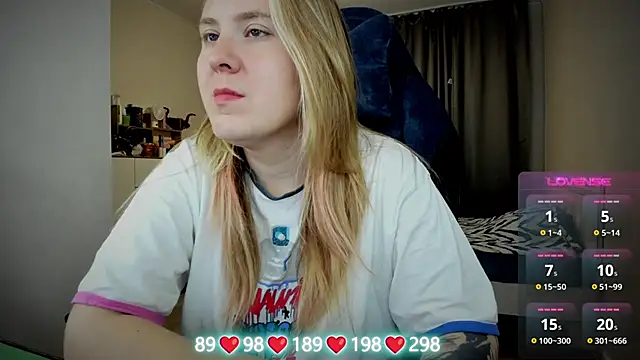 Snapshot of Olivia_Munk chatting on September 11, 2025, 4:01 am Olivia Munk online show from September 11, 2025, 4:01 am