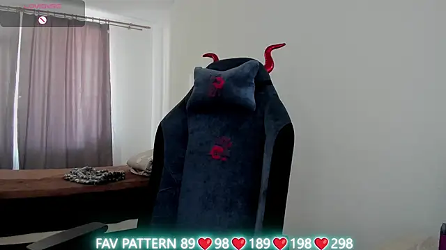 Snapshot of Olivia_Munk chatting on March 9, 2025, 6:39 am Olivia Munk online show from March 9, 2025, 6:39 am