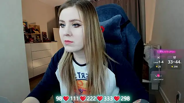 Olivia Munk online show from February 17, 2026, 4:43 am