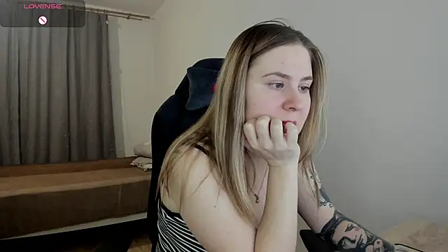 Snapshot of Olivia_Munk chatting on March 4, 2025, 3:55 am Olivia Munk online show from March 4, 2025, 3:55 am