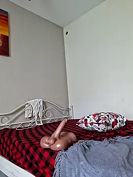 Kamdollie online show from April 10, 2026, 6:42 am