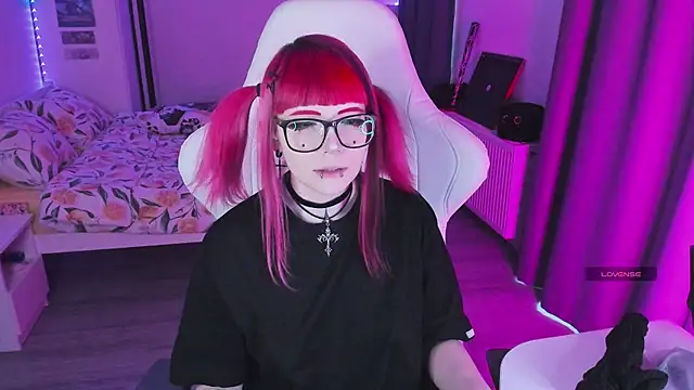 Snapshot of Yumi_Youkai chatting on December 22, 2025, 8:58 am Yumi Youkai online show from December 22, 2025, 8:58 am