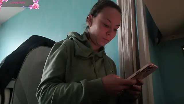 Snapshot of BabyNila chatting on December 10, 2024, 2:28 pm BabyNila online show from December 10, 2024, 2:28 pm