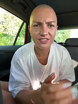 PaulinaSchubert1 online show from April 24, 2026, 1:13 pm