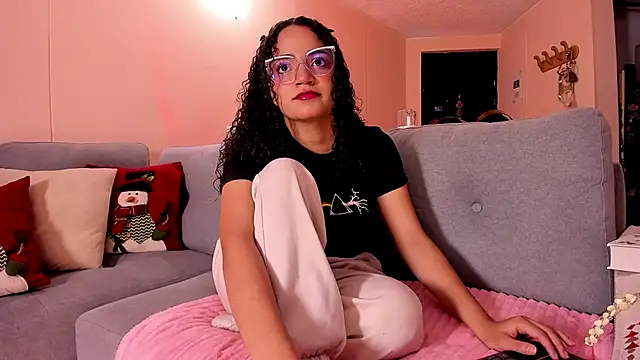 DAHLIA BROWNIE online show from December 19, 2025, 2:37 am