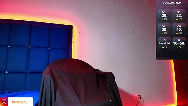 kuzzcoo online show from March 14, 2025, 11:32 pm