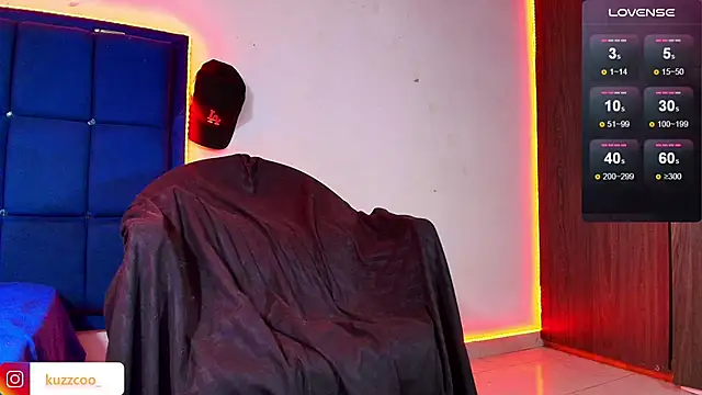 kuzzcoo online show from March 22, 2025, 6:25 pm